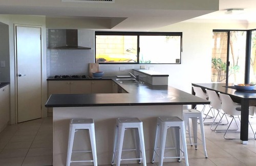 Wannanup Casa | Lujosa casa de vacaciones frente al mar, ideal para familias y amigos