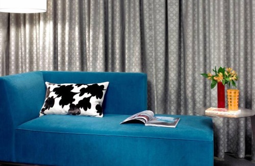 New Tacoma Apartamento | Luxurious ADA Suite + Museum Worthy Art Collection