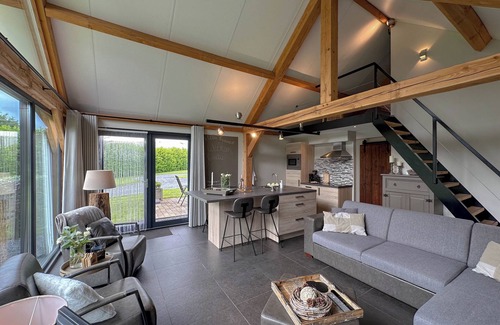 Alphen Casa | Luxurious and attractive detached house