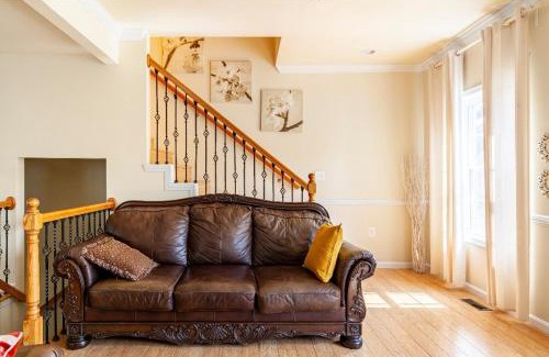 Northeast Casa | Luxurious and Cheerful Room in Washington DC