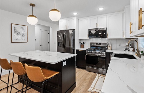 Northeast Minneapolis Casa | Luxurious and Comfortable Duplex!
