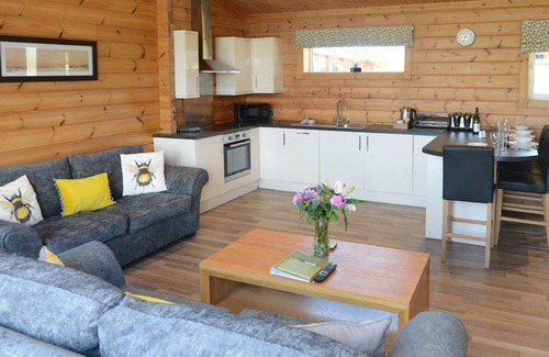 Hollym Chalet De Esquí | Luxurious and contemporary Finnish log lodge.
