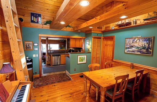 Pulteney Cabaña | Luxurious and Fun Super Compound with Separate Guest House & Two Hot Tubs