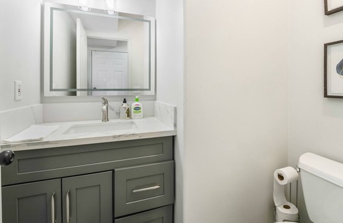 Taylorsville Casa | Luxurious and Modern Home - Newly Renovated with Lots of Parking!