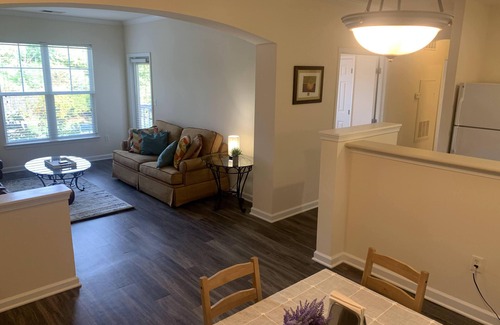 Ballenger Creek Apartamento | Luxurious and spacious apartment with office