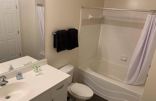 Ballenger Creek Apartamento | Luxurious and spacious apartment with office