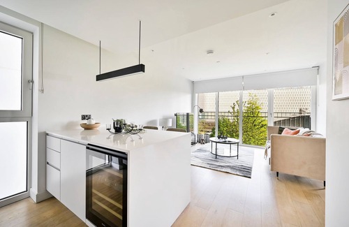 White City Apartamento | Luxurious Apartment 2 Bed & 2 Bath - 15min To Central London