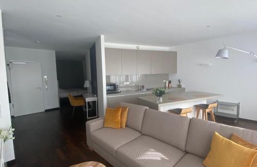 Altstadt-Sued Apartamento | Luxurious apartment in high class building Kranhaus in Cologne