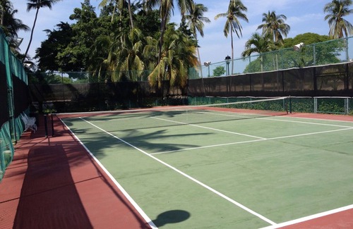 Granjas del Marqués Apartamento | Lujoso departamento en campo de golf en el océano en Acapulco
