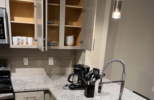 West Ashley Apartamento | Luxurious Apartment in West Ashley -15 minutes from Downtown