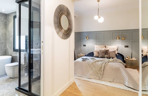 Jeronimos Apartamento | Piso de lujo con 3 habitaciones en el Parque del Retiro. Totalmente equipado, con A/C e internet