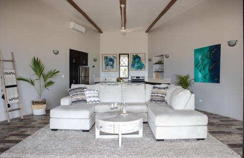 San Pedro Villa | Villa de lujo frente a la playa recientemente renovada