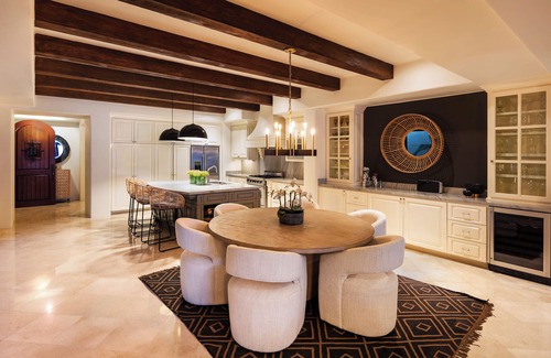 El Médano Ejidal Villa | La villa más lujosa frente a la playa en Cabo San Lucas con acceso privado a la playa