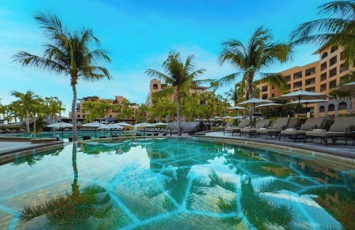 Nopolo Apartamento | Luxurious Beachfront Escape in Loreto, Perfect for Relaxation & Adventure
