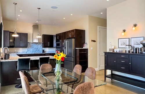 Sooke Villa | Luxurious Beachfront Villa with private hot tub, huge deck, family/pet-friendly!