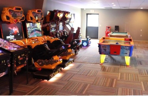 Lake Delton Villa | Luxurious, but affordable, vacation spot Tamarack Resort in Wisconsin Dells!