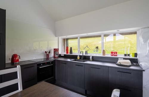 Skalavik Casa | Luxurious Cabin | 3 Br | Scenic Village