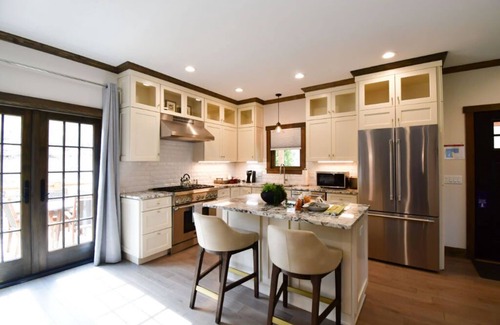 Wyoming Cabina | Luxurious Cabin in Picturesque Woodlands | Luxe