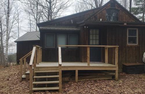 Sanbornton Cabina | Luxurious Cabin in the Woods