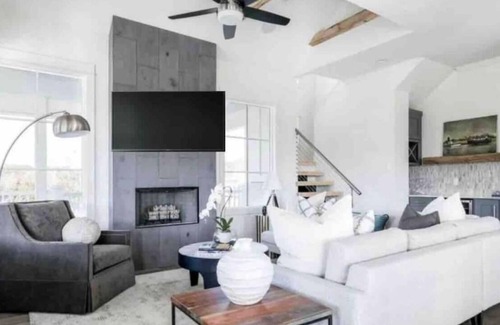 Perry Casa | Luxurious Camp In Sportsman’s Paradise