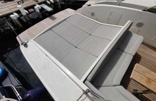 Marina Grande Casa | Luxurious Caprie Italia Boat Rental with Breathtaking Ocean Views