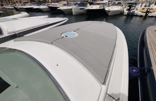 Marina Grande Casa | Luxurious Caprie Italia Boat Rental with Breathtaking Ocean Views