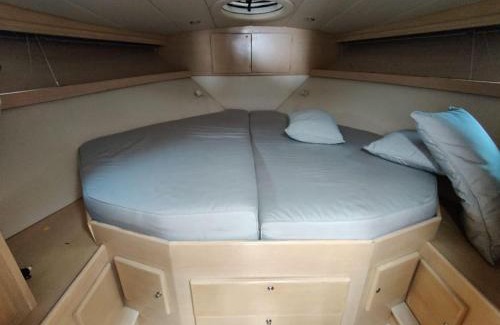 Marina Grande Casa | Luxurious Caprie Italia Boat Rental with Breathtaking Ocean Views