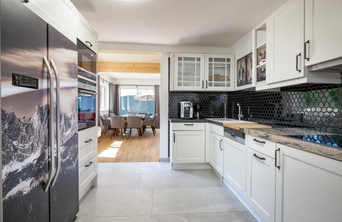 Fieberbrunn Casa | Luxurious chalet in the centre, ski bus nearby