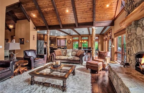 Ellicottville Chalet De Esquí | Luxurious Chalet! Hot-tub, Bonfire & A+ Location for Skiing/Town