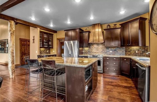 Ellicottville Chalet De Esquí | Luxurious Chalet! Hot-tub, Bonfire & A+ Location for Skiing/Town