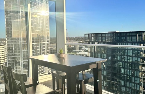 Lidcombe Apartamento | Luxurious City View at Sydney Olympic Park