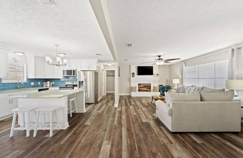 El Centro Beach Casa | Luxurious & Comfy - Private Pool & Spa - Golf Cart
