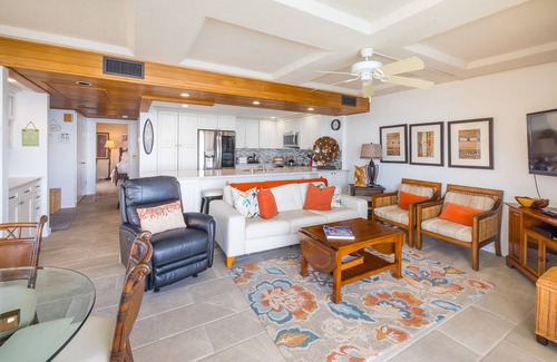 Makaha Condominio | Lujoso condominio frente al mar con envoltura alrededor de Lanai