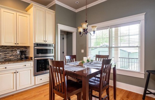 Buechel Casa | Luxurious Corporate/Derby Rental