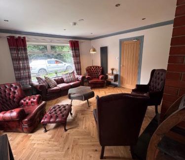 Achachork Casa | Luxurious Cottage on the River of Portree