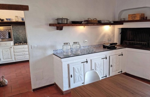 Garlenda Casa | Luxurious country house villa with pool for 2 families (sleeps 10)
