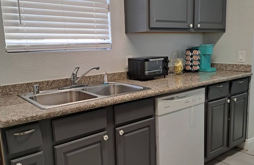 Las Vegas Condominio | Luxurious Cozy 2-bedroom condo.