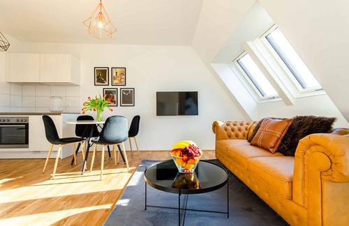 Weißgerber Apartamento | Luxurious & Cozy | Prime Location, ♛King Bed, View