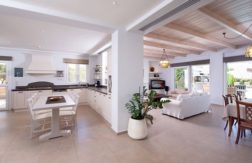 Kato Gouves Villa | Luxurious Cretan Villa with Private Pool 200m from the beach
