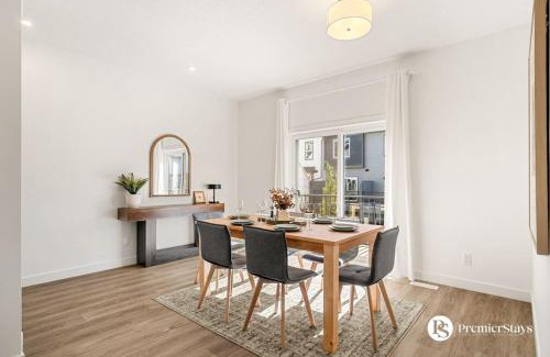 Springbank Hill Casa | Luxurious Designer Finished Home