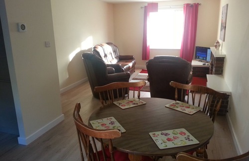 Severn Beach Casa | LUXURIOUS DINGLE CORNER