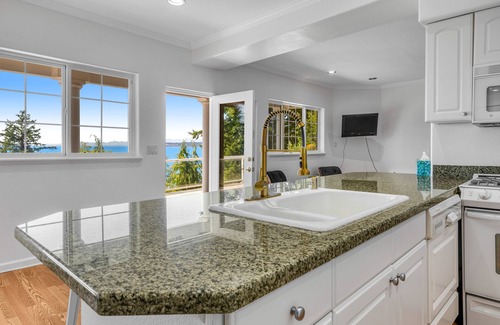 Blaine Casa | Luxurious dog-friendly water-view home with private beach access