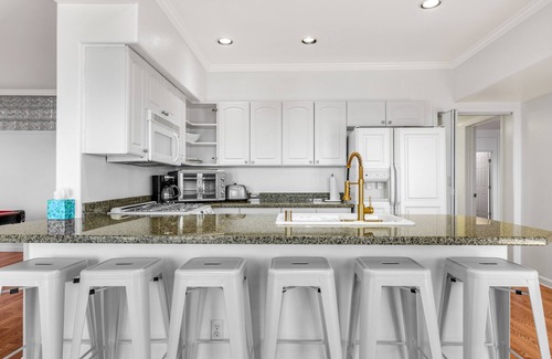 Blaine Casa | Luxurious dog-friendly water-view home with private beach access