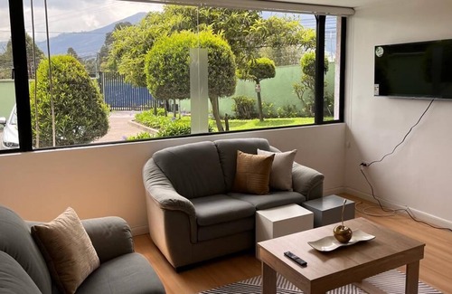Quito Apartamento | Lujoso dpto céntrico al norte de Quito a 5 min del centro financiero!