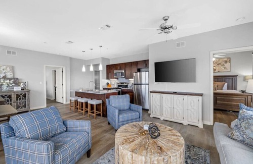 Rolling Mill Hill Condominio | Unidad de lujo en el centro de la esquina 2 habitaciones, 2 baños, vistas a la ciudad y al río, unidad de la esquina - # 320