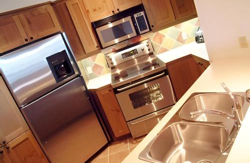 Mont-Tremblant Apartamento | Luxurious Equinoxe Ski-in/Ski-out