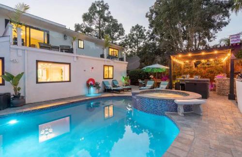 North Pacific Beach Casa | Luxurious Family 5 Bedroom Getaway