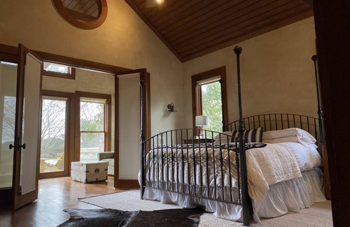 Flora Cabina | Luxurious Family-friendly Lodge Retreat