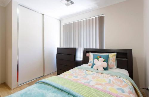 Bassendean Casa | Luxurious Family Home