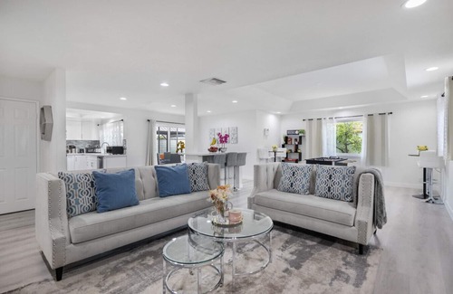 Orange Casa | Luxurious Family Home, Just 8 mins from Disneyland